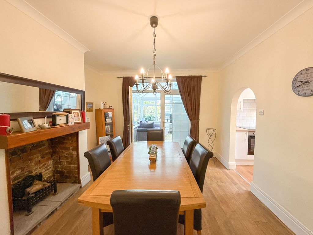 Property photo 2 of 10 Dining Area