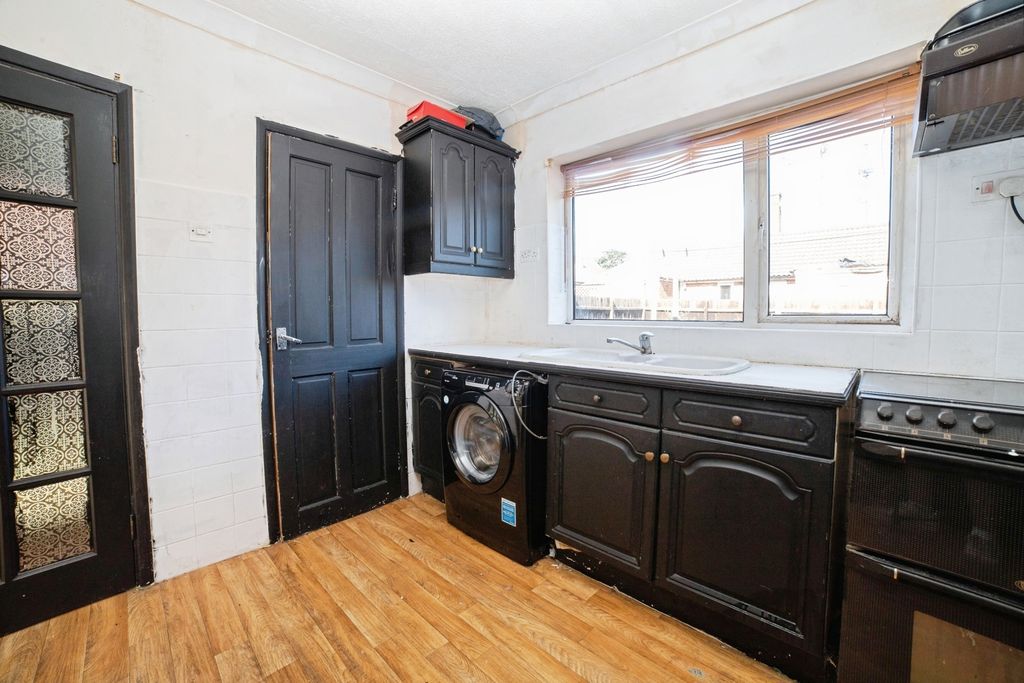 Property photo 3 of 15 Pbox-Img.Jpg