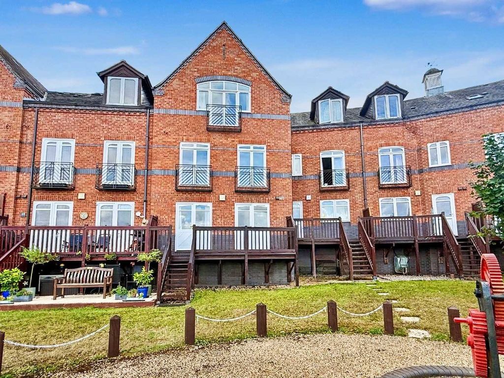 Property photo 2 of 48 5301987