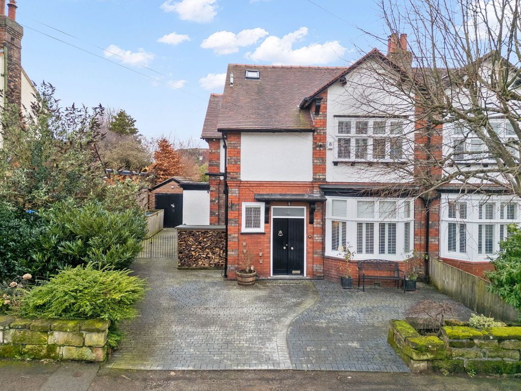 Property photo 1 of 32