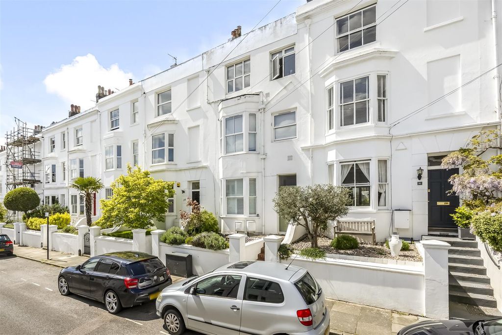 Property photo 1 of 15 Clifton Street_15_Gff-014.Jpg