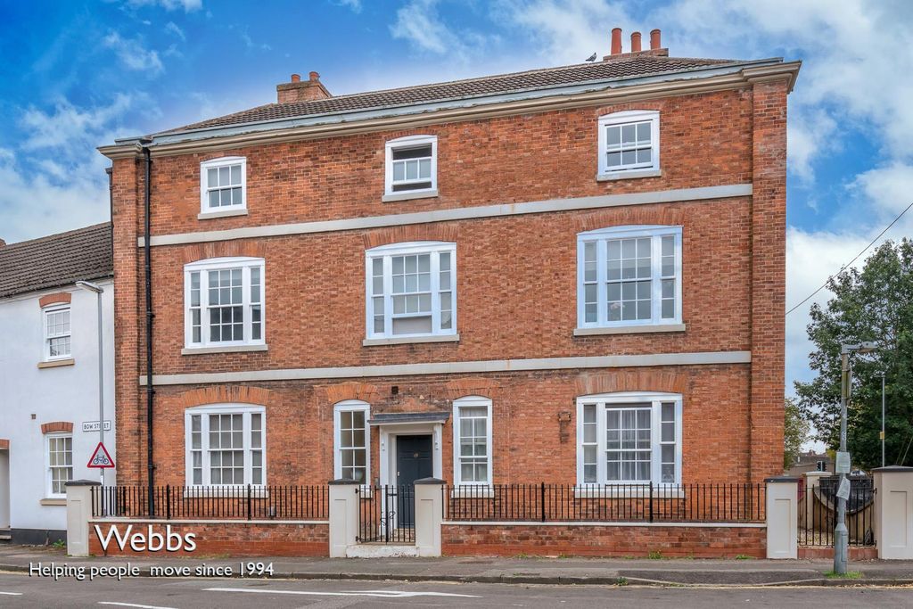 Property photo 2 of 26 Â© Webbs Estate Agents Â©-2.Jpg