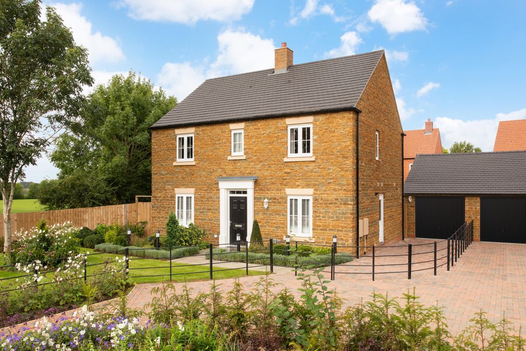Property photo 2 of 10 Bradgate Show Home Dwh The Pavilions