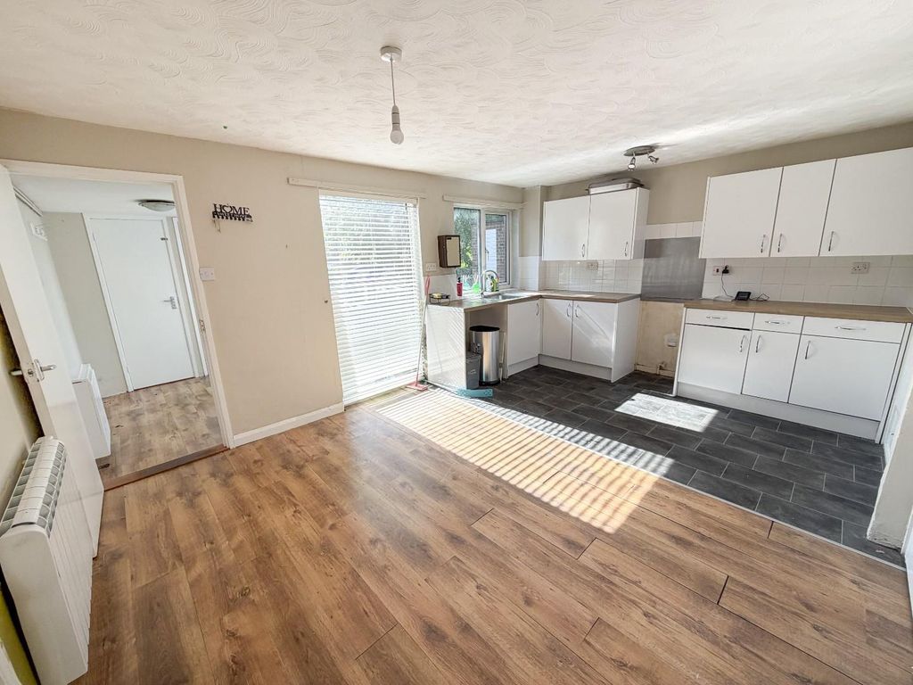 Property photo 3 of 11 Tlc_c61Ceb38-76d9-40B4-81cd-0B6ce39Aac73_Aafac07.J
