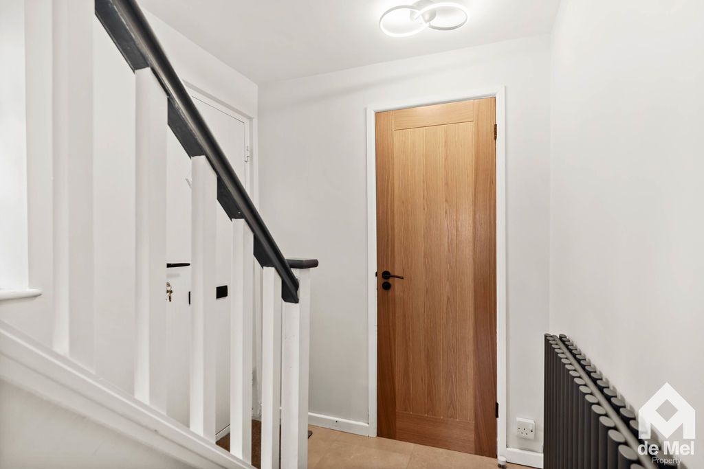 Property photo 3 of 13 Photo 12