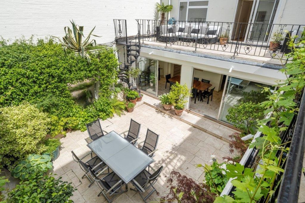 Property photo 1 of 12 Garden