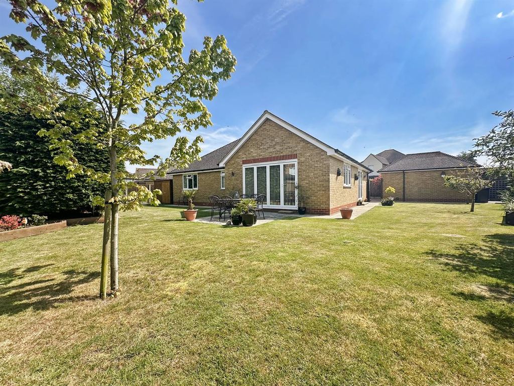 Property photo 2 of 26