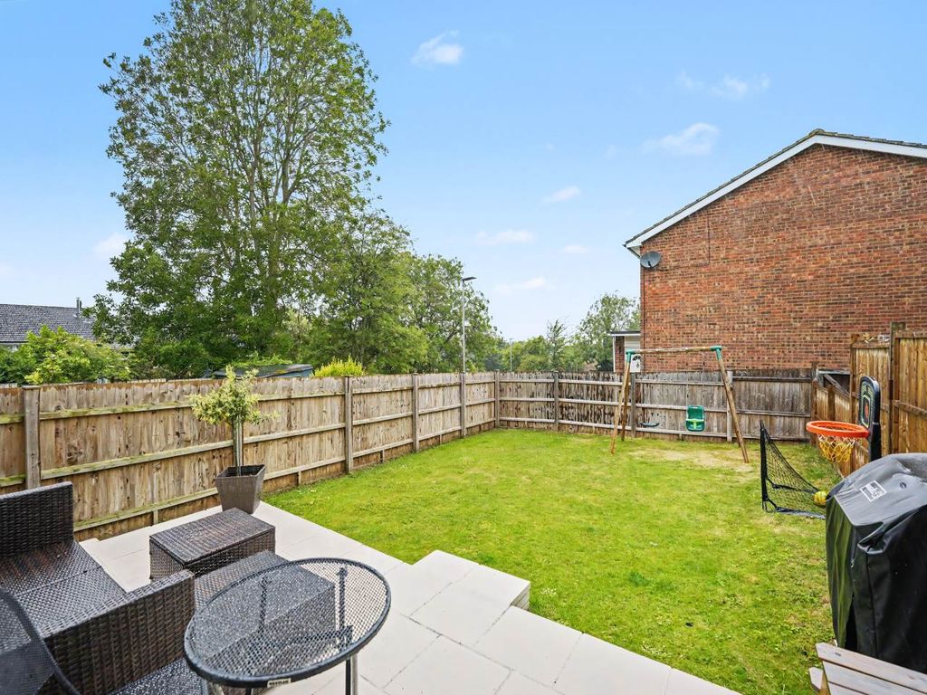 Property photo 3 of 15 20_Rear_Garden_Patio
