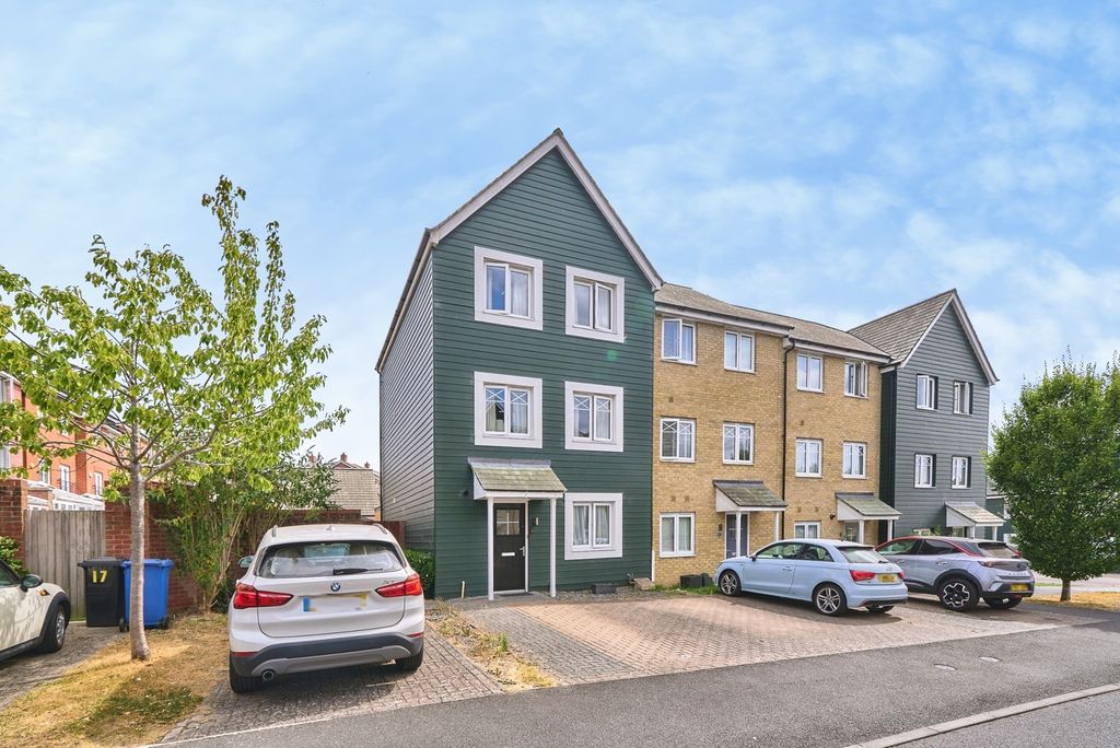 Property photo 1 of 20 Pbox-Img.Jpg