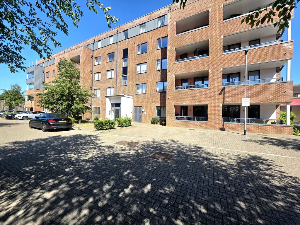 Property photo 1 of 10 11