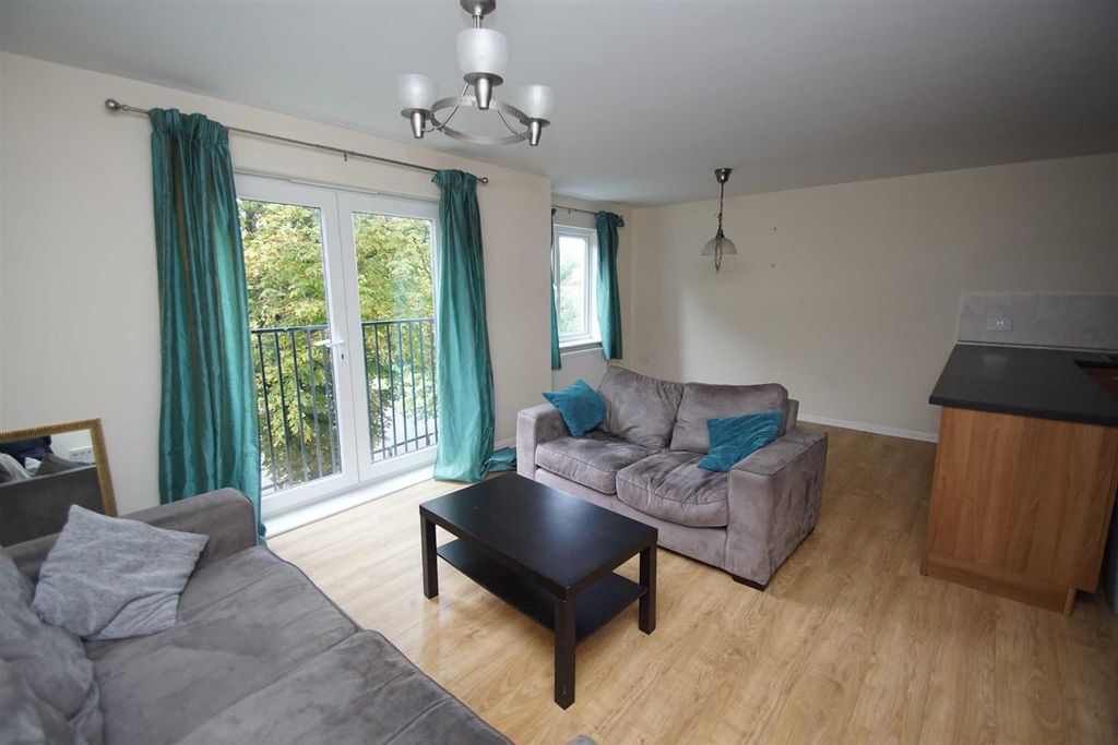 Property photo 3 of 7 Lounge