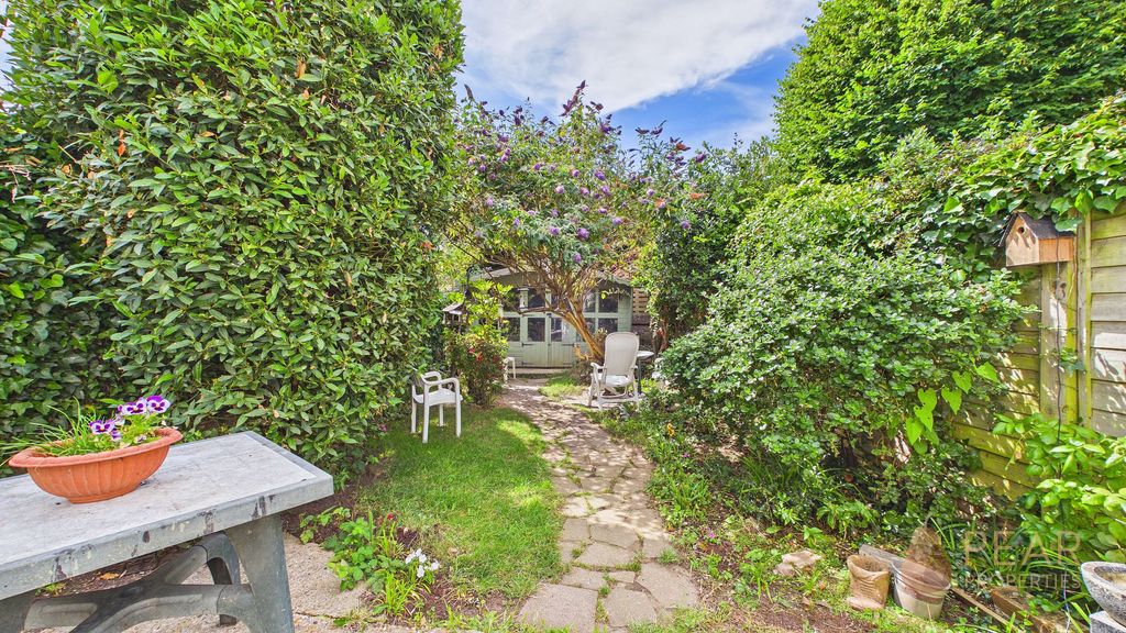 Property photo 2 of 10