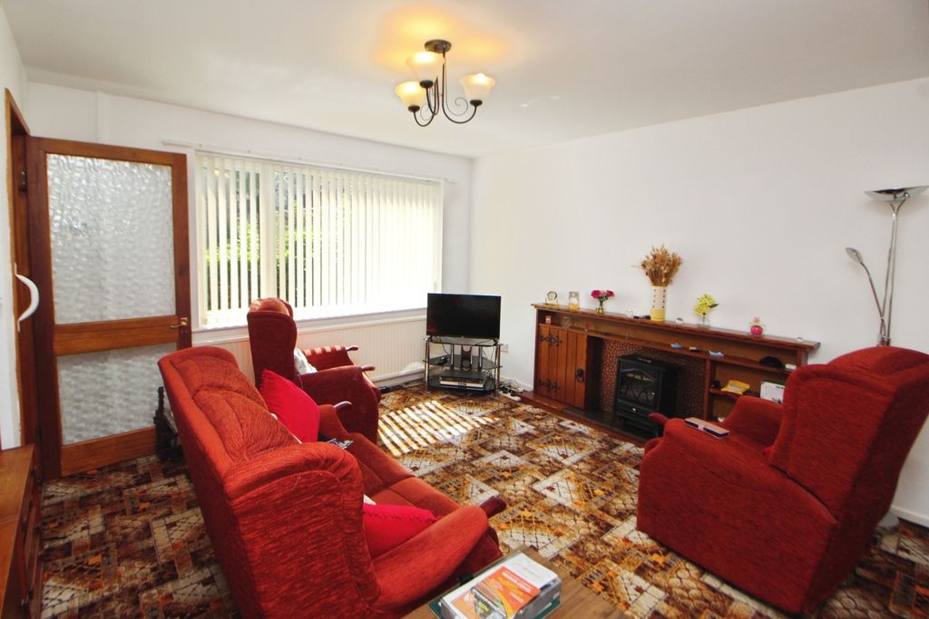 Property photo 2 of 11 Pbox-Img.Jpg