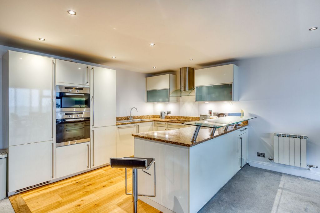 Additional image 9 of 3 bed flat for sale9 West Park Apartments, St Helier JE2