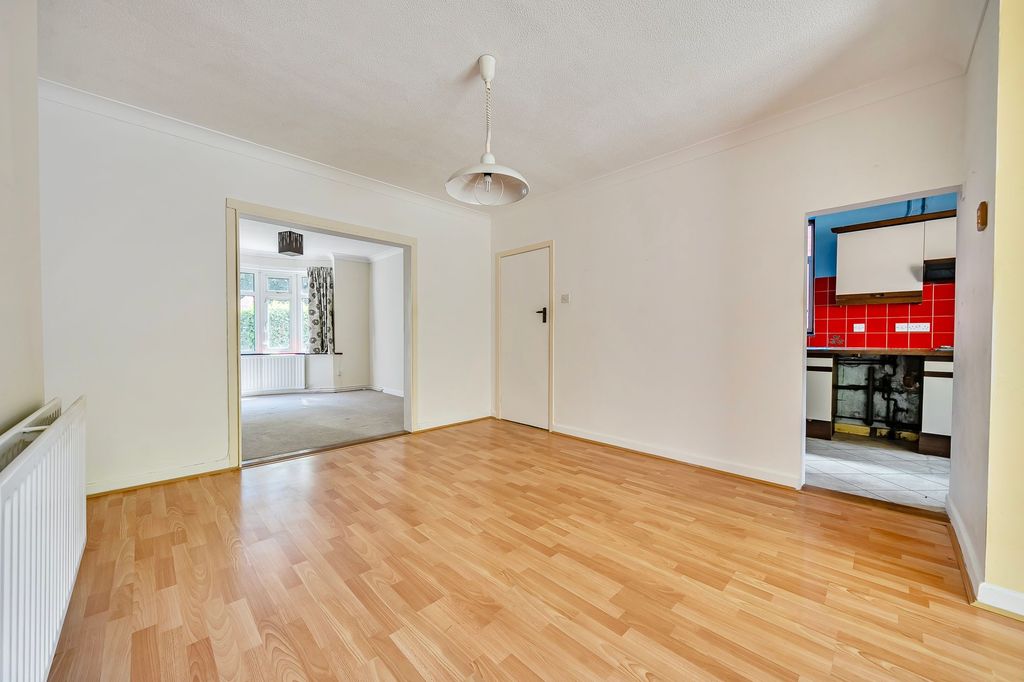 Property photo 2 of 25