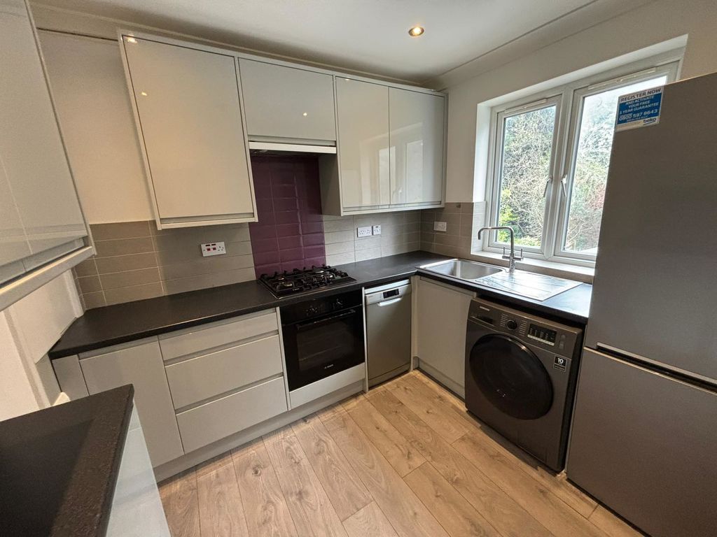 Property photo 3 of 12 Photo 21