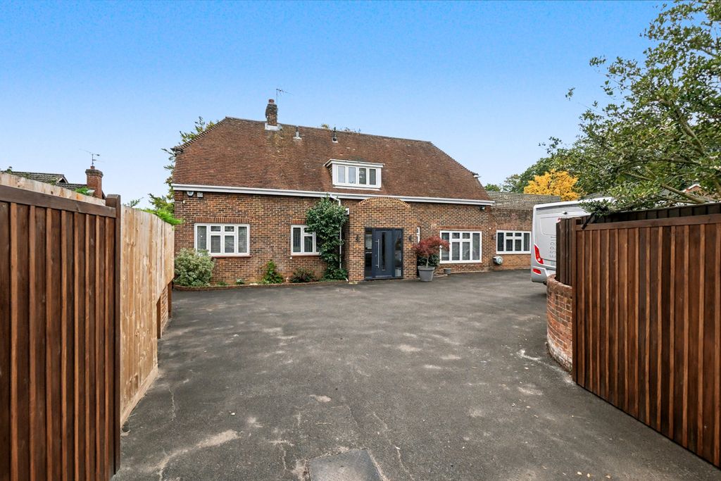 Property photo 3 of 33 Front