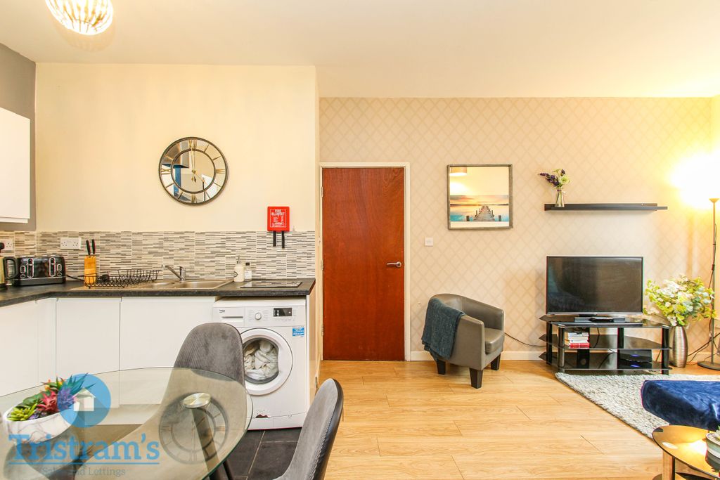 Property photo 2 of 12 Img_3804