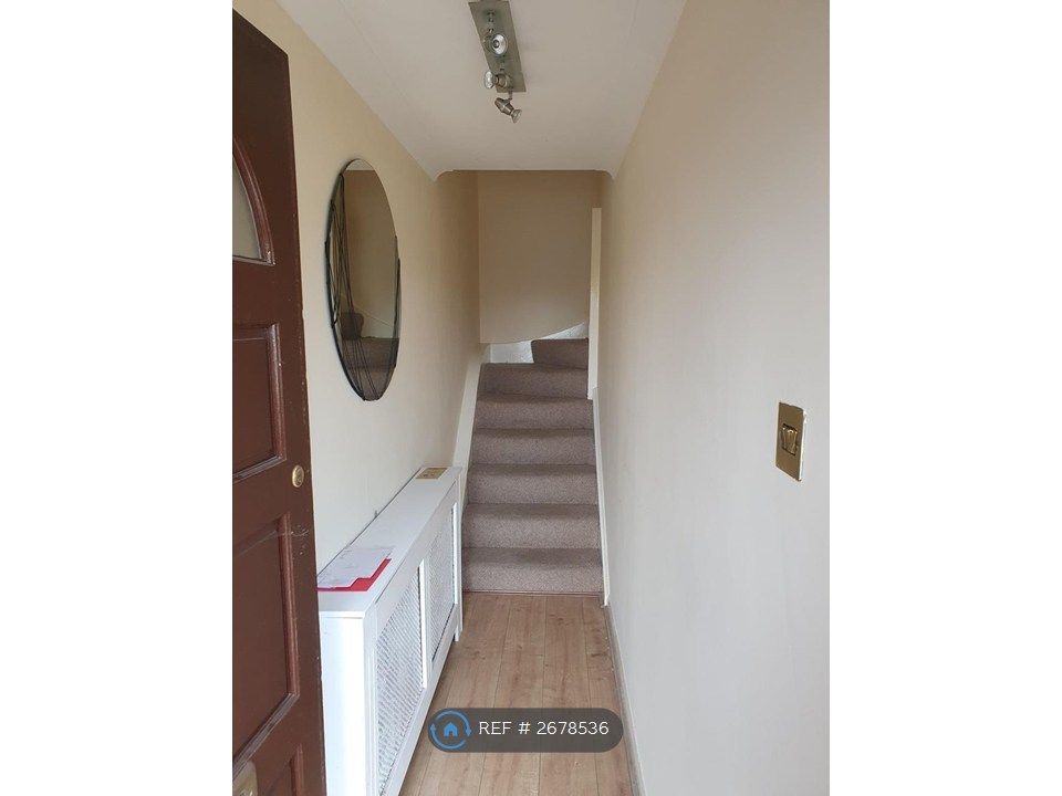 Property photo 2 of 11 Entrance