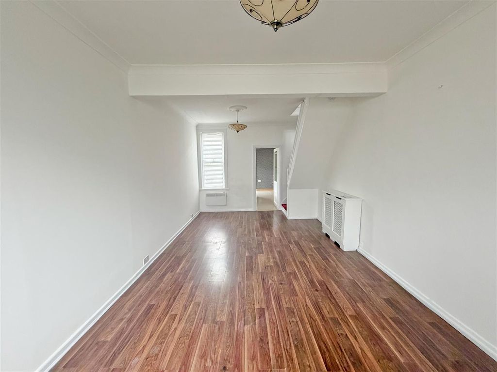 Property photo 2 of 11 Living Room