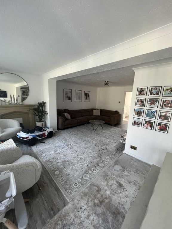 Property photo 1 of 17 3 Bedroom House For Rent In Waltham Abbey