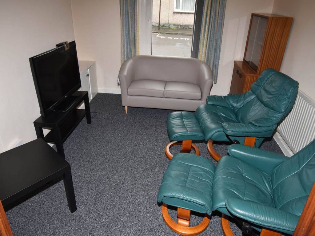 Property photo 1 of 13 Lounge