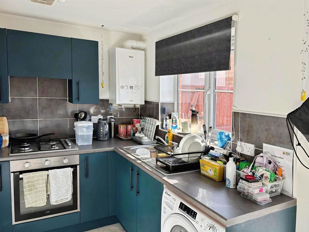 Property photo 3 of 39 E52F3728-4A2d-4621-Aa72-3E0Bfedee9F7.Jpg