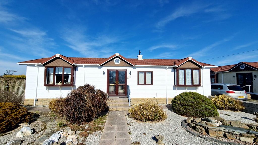 Property photo 2 of 23