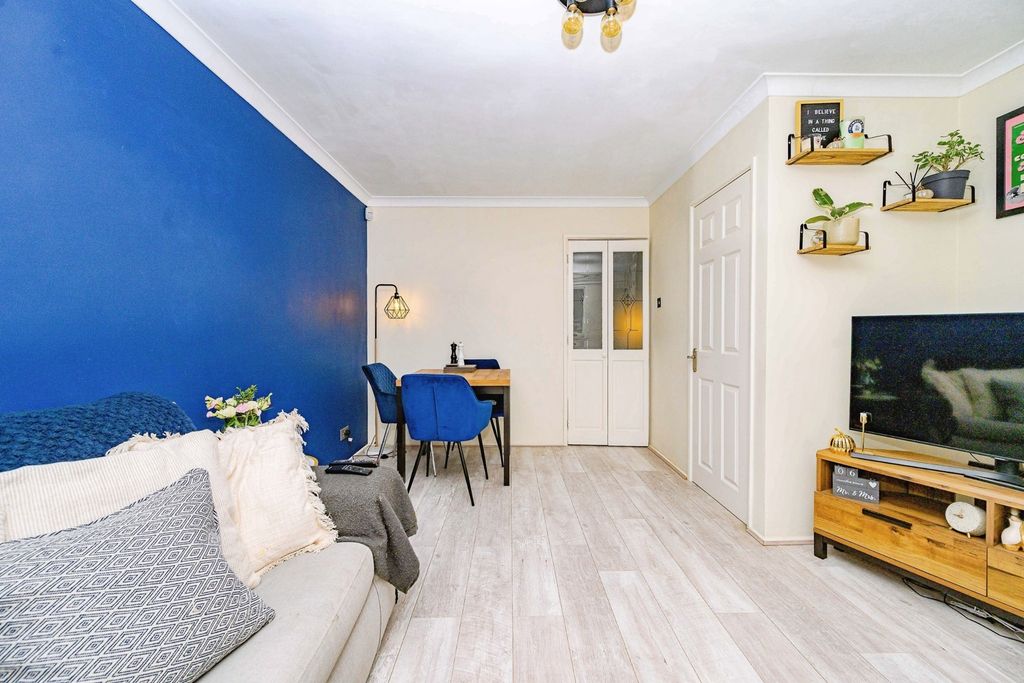 Property photo 3 of 14 Photo