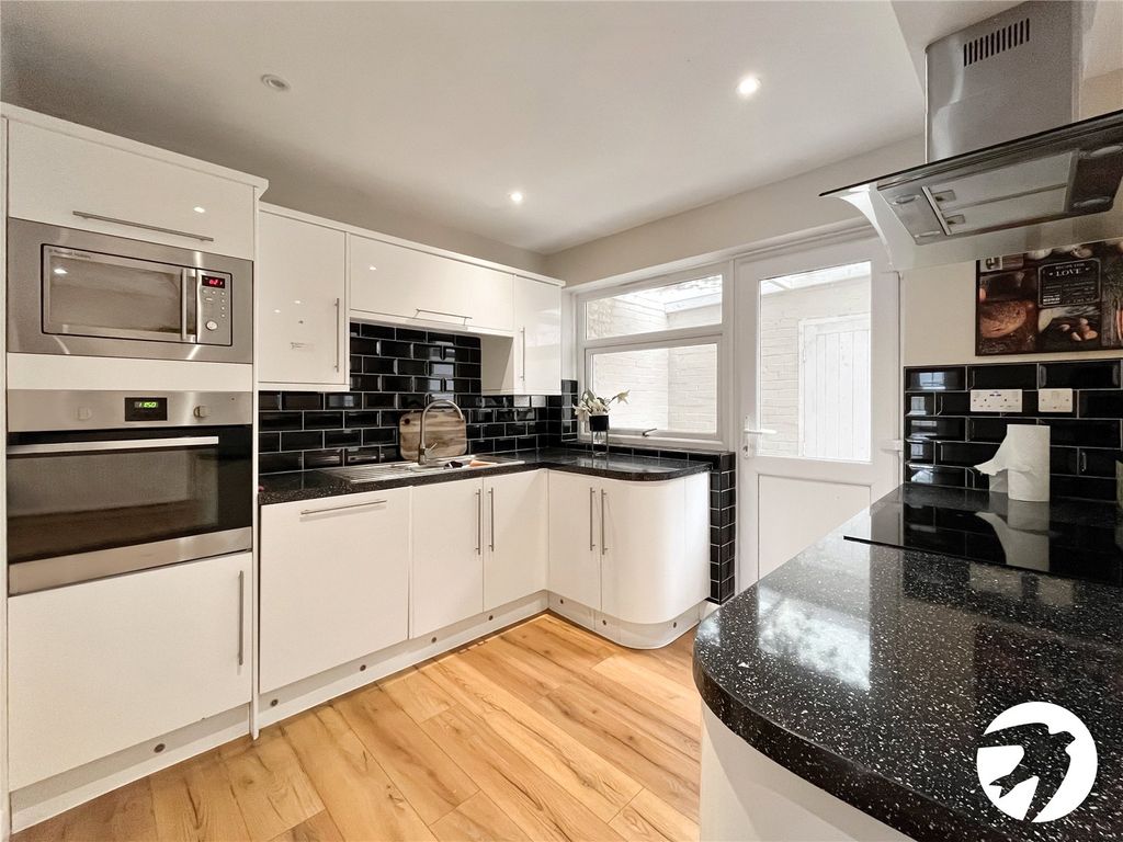 Property photo 3 of 11 Picture No. 04