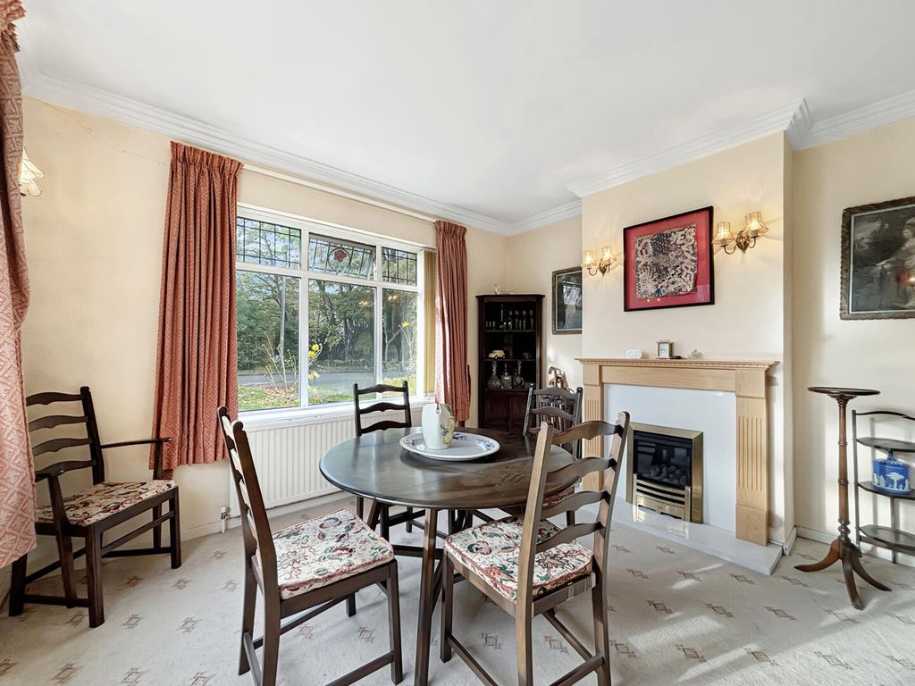 Property photo 3 of 13 Dining Room