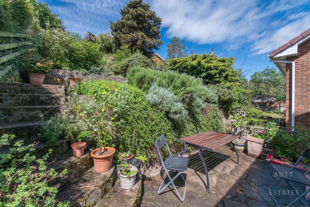 Property photo 3 of 11