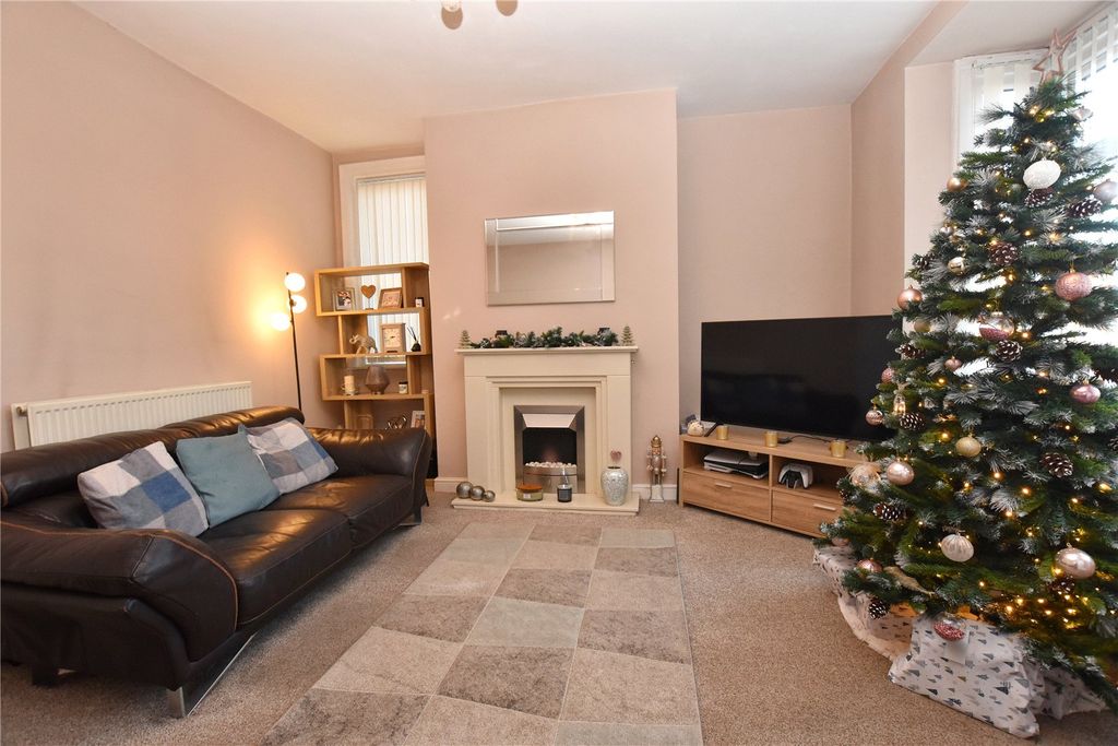 Property photo 3 of 19 Picture No. 30