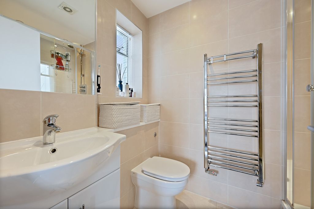 Property photo 3 of 6