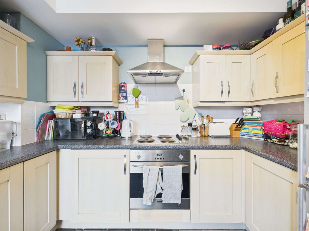 Property photo 3 of 12 Cam04370G0-Pr0054-Still036.Jpg