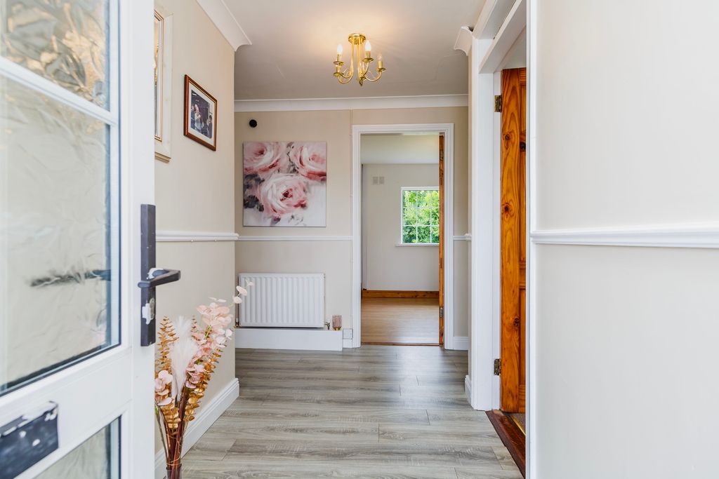 Property photo 2 of 34