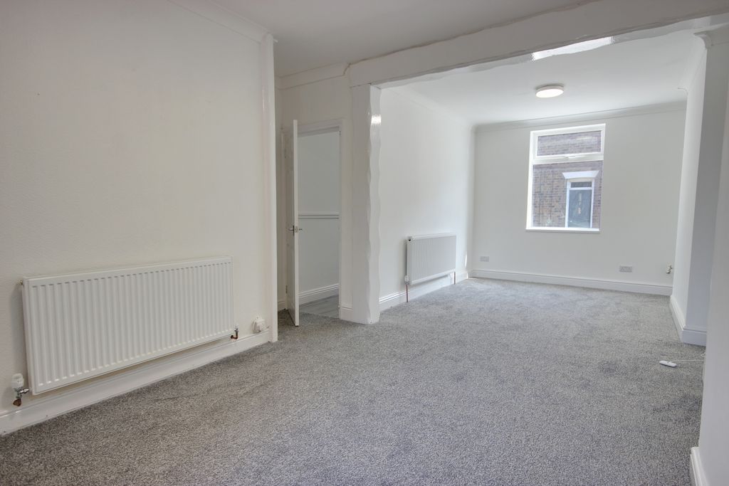 Property photo 3 of 17 1 Lounge C