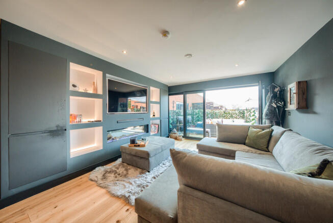 Property photo 2 of 18