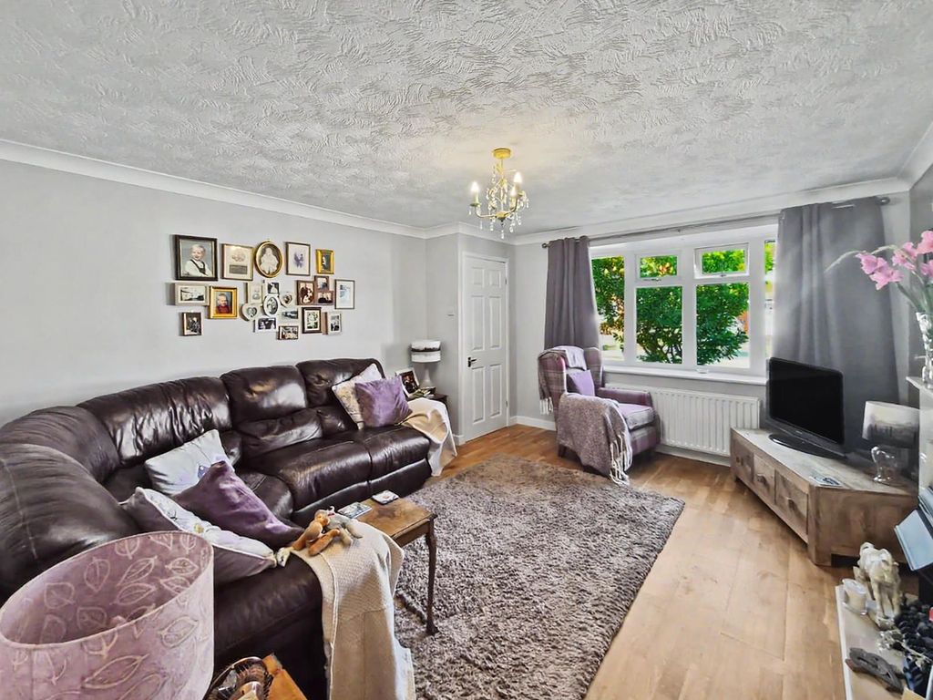 Property photo 3 of 11