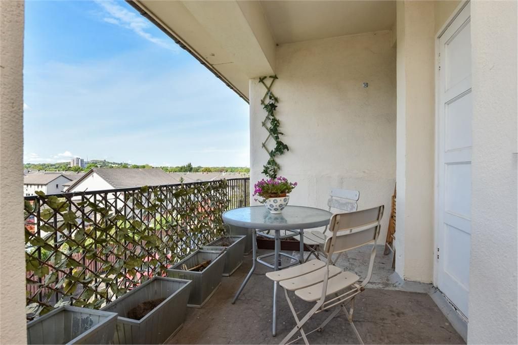 Property photo 1 of 12 Photo 0