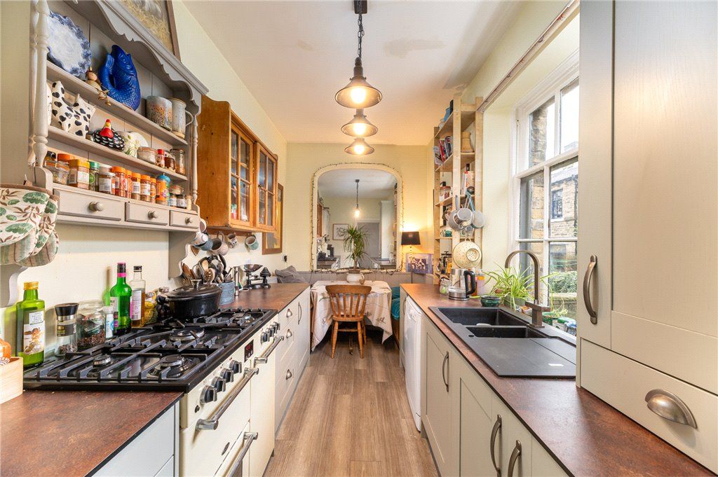 Property photo 3 of 26 Kitchen