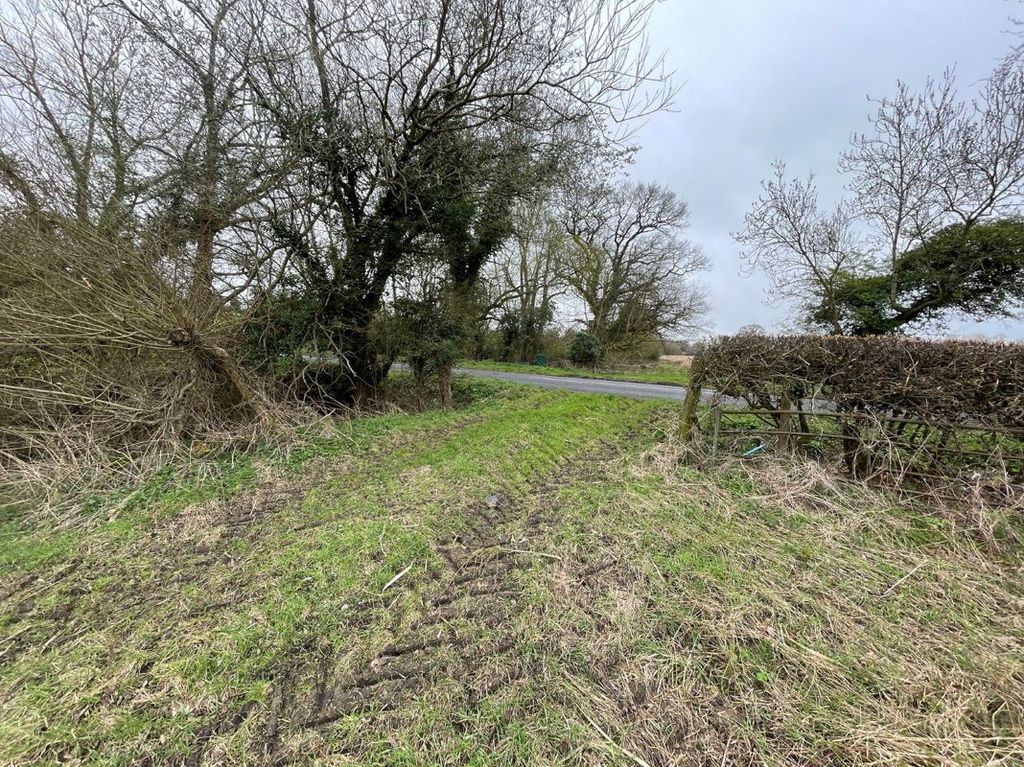 Property photo 3 of 7