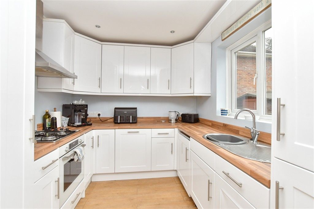 Property photo 3 of 12 Kitchen/Diner