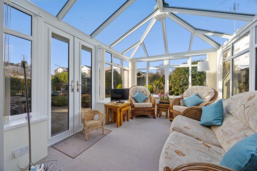 Property photo 2 of 41