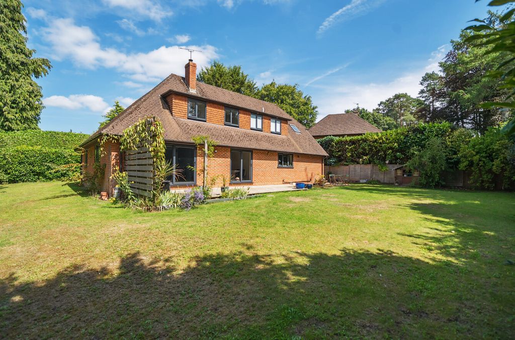 Property photo 2 of 36 1334867-36-689605...