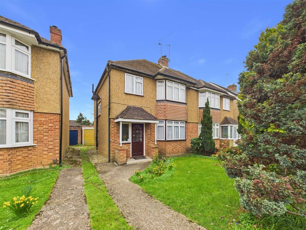 Property photo 1 of 12 Cam05080G0-Pr0301-Still024.Jpg