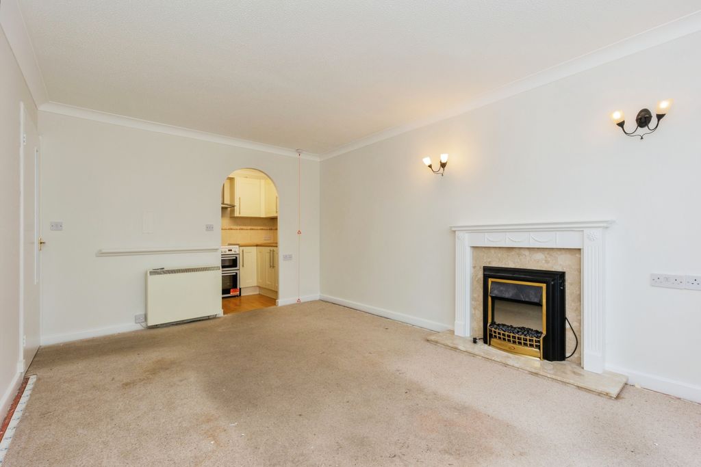 Property photo 3 of 10 Living Room