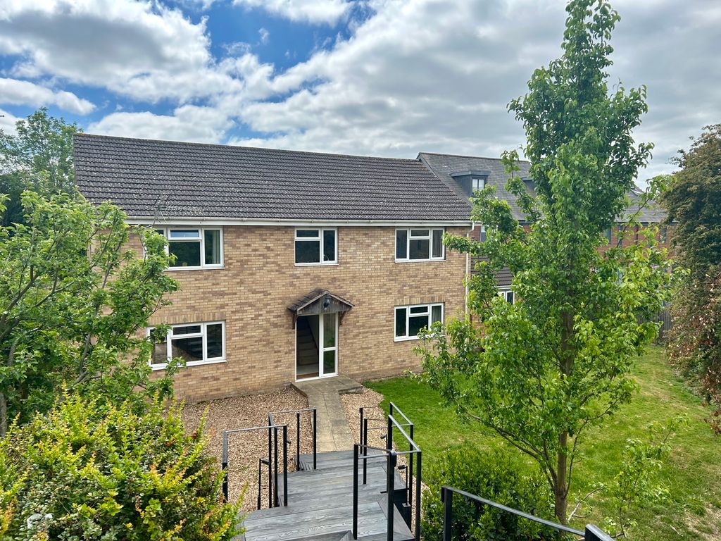 Property photo 1 of 21