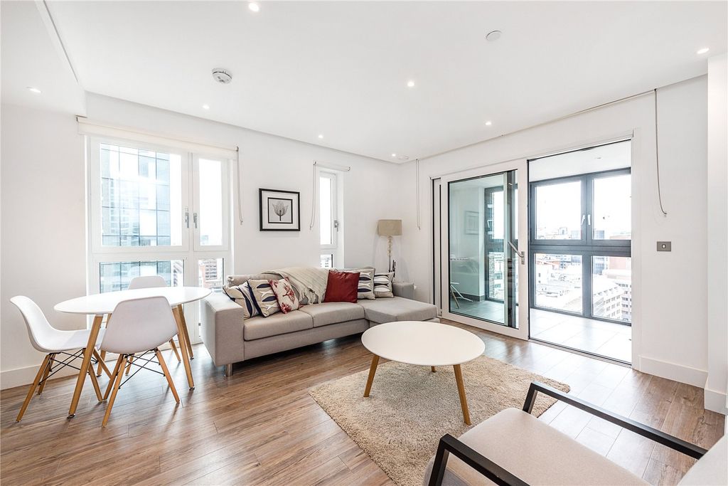 Property photo 1 of 12 Reception E1