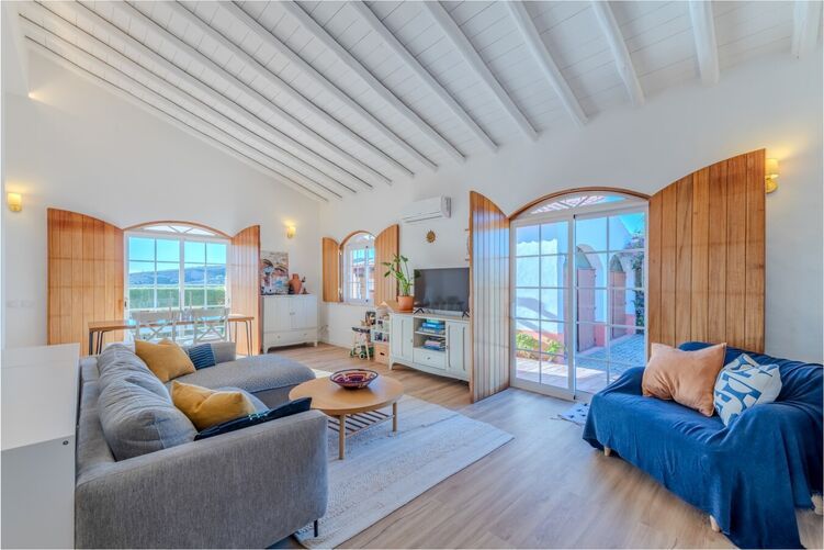 Property photo 3 of 71 Img 2